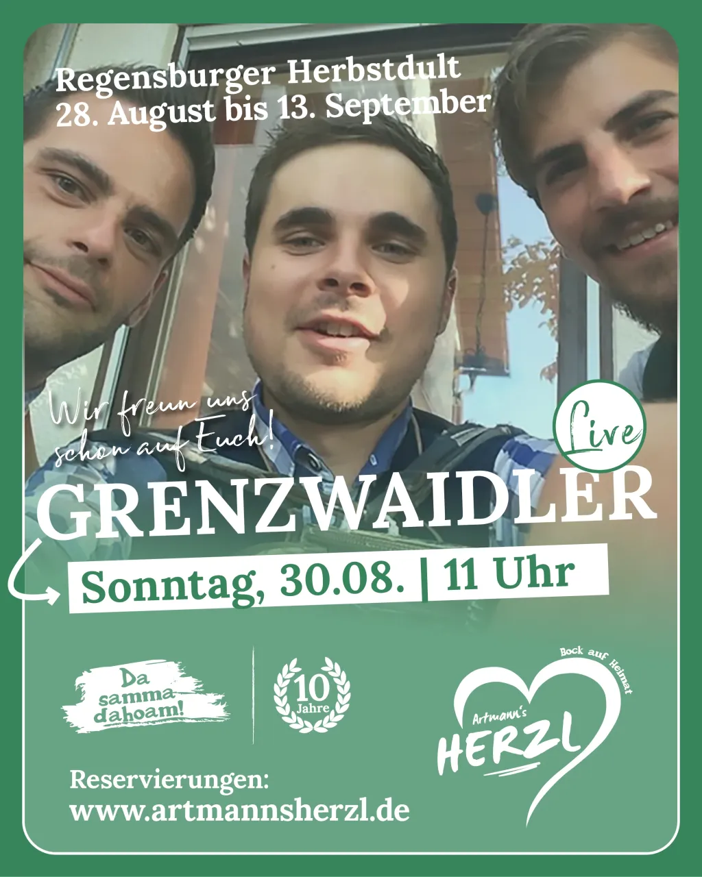 Plakat für Die Grenzwaidler live am Sonntag, 30.08. um 11 Uhr: Selfie von drei jungen Männern dicht vor der Kamera